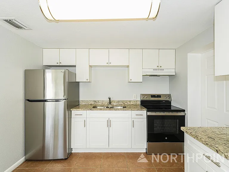 10301 N 17th St — Photo 9