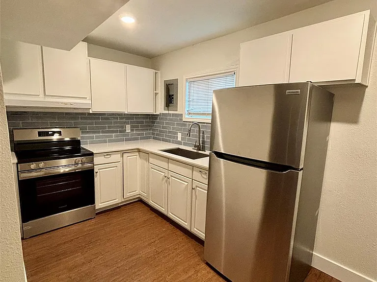 1115 Haynes St — Photo 4