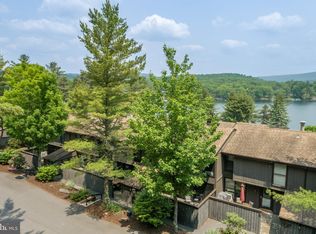 14 Wanderer Ln UNIT C-4, Oakland, MD 21550