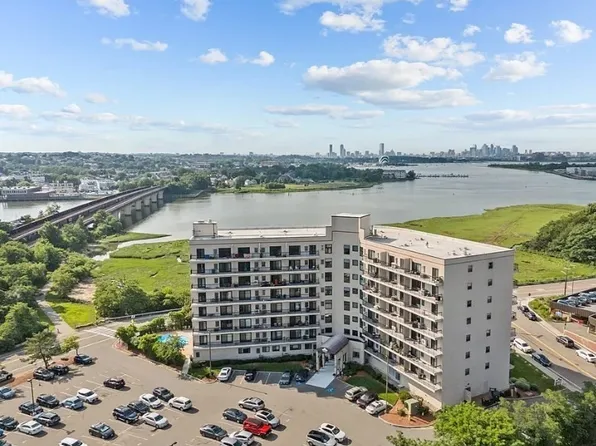 133 Commander Shea Blvd APT 817, Quincy, MA 02171