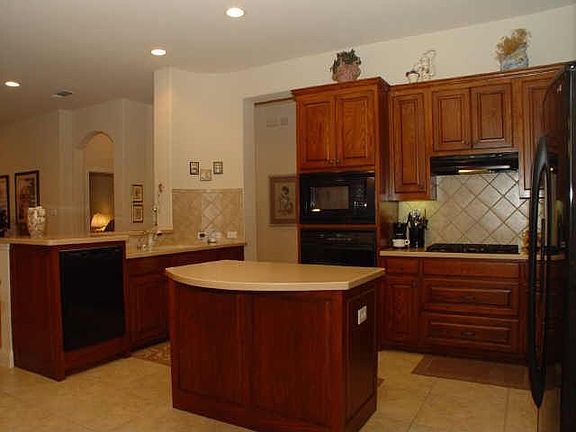 3rd image of 725 Pelican Hills Dr