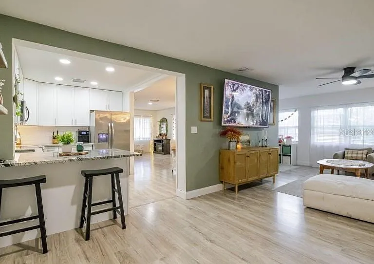 1225 King Ave — Photo 9