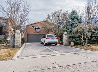 27 Danby Ave #2, Toronto, ON M3H 2J2