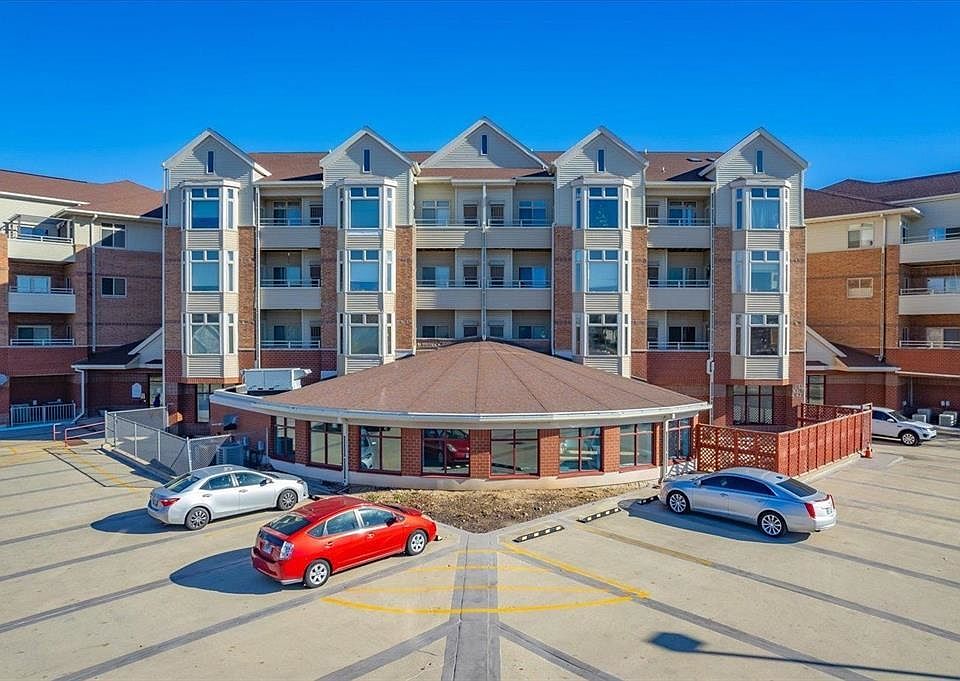 1st image of 301 Harbour Town Dr APT 330