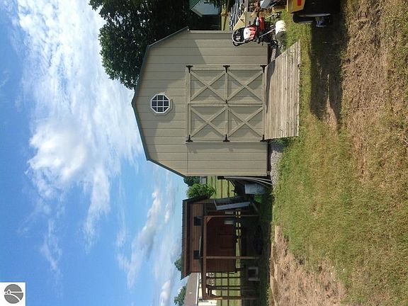 4th image of 101 N Wood Meadows Dr