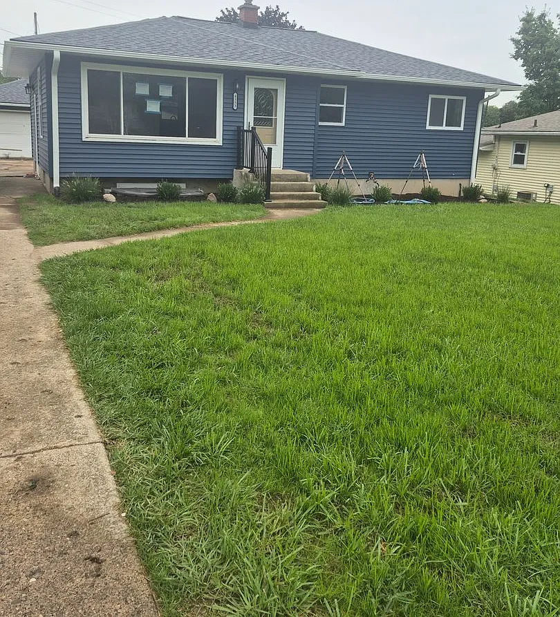 Fully Remodeled Home in Great Location — Photo 2