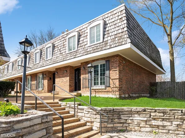 3036 Highland Ave, Wilmette, IL 60091