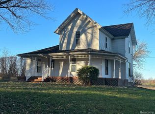 6511 Green Rd, Fenton, MI 48430