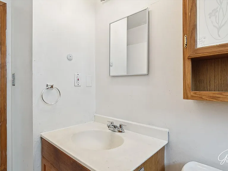 8684 Republic Ave — Photo 14