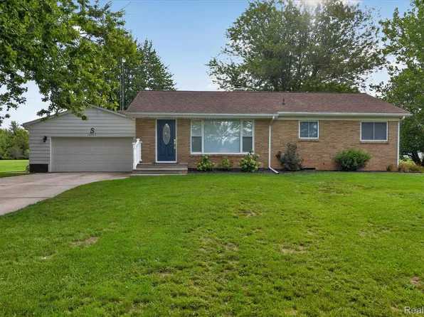 12463 Odell Rd, Linden, MI 48451