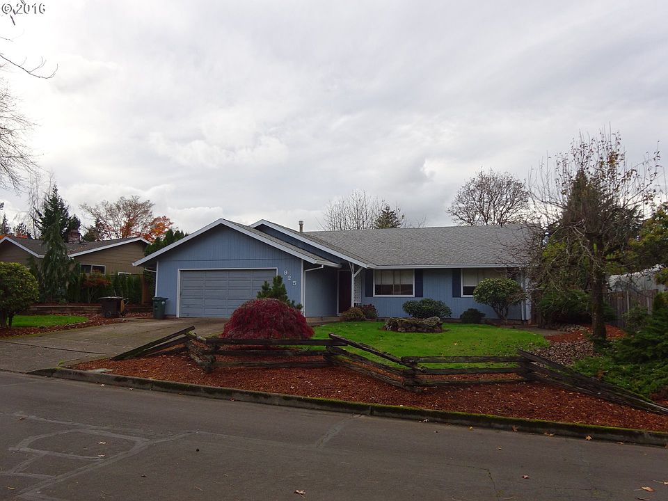 1st image of 925 NW 8th Dr