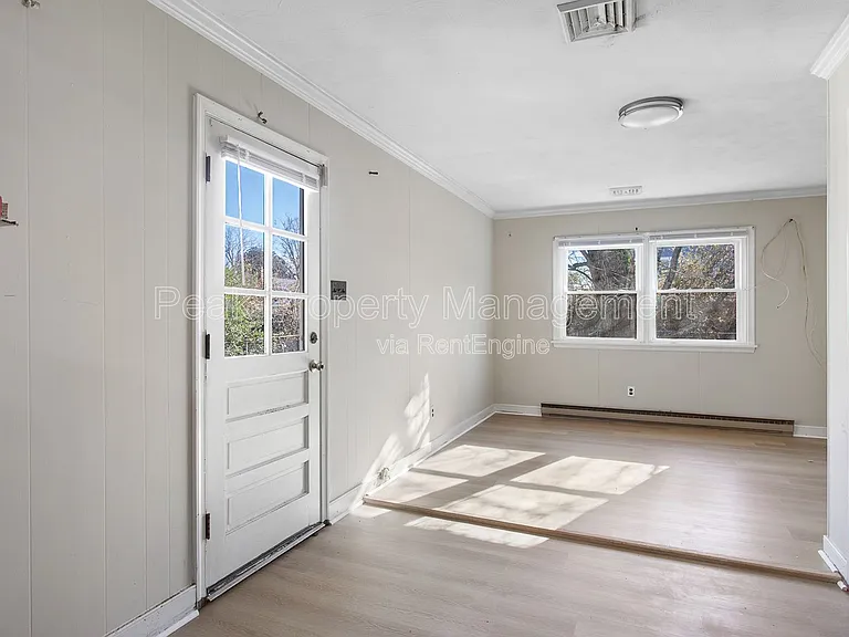 11 N Fern Ave — Photo 8