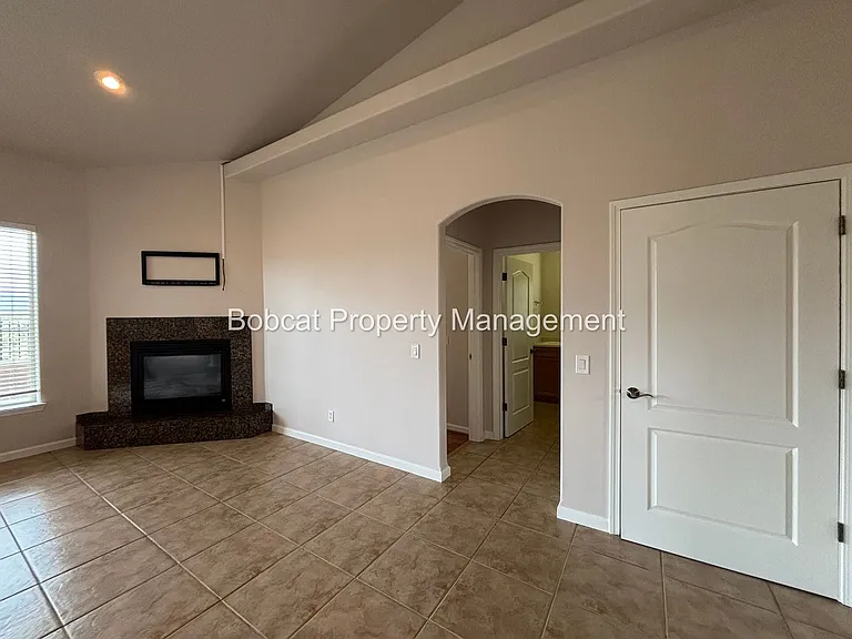 963 Ranchview Cir — Photo 43