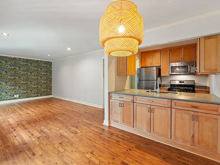 1210 Windsor Rd #220 — Photo 8