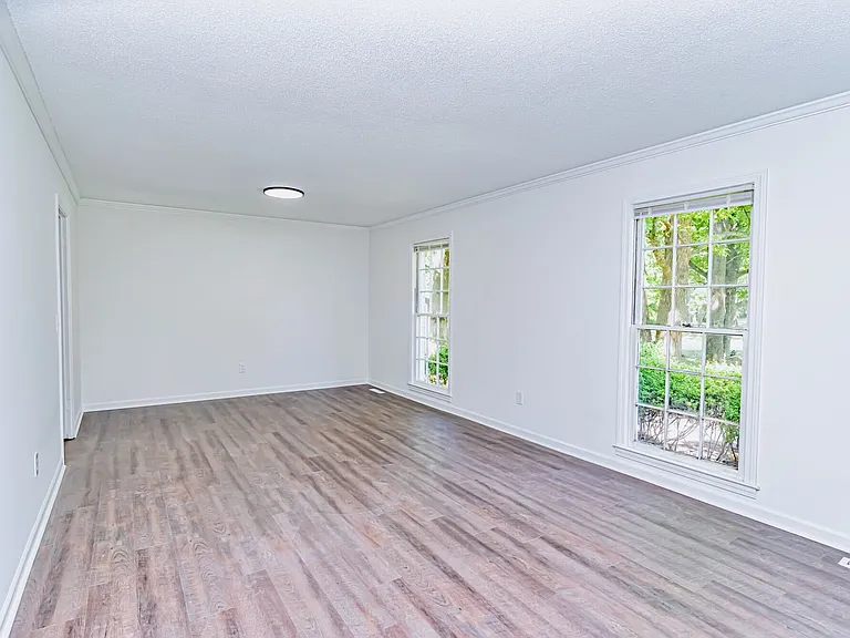 200 Lanewood Dr — Photo 7