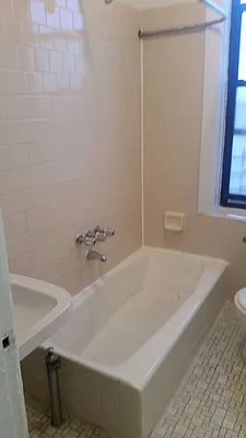 Rented by Max & Associates Realty Corp | media 26