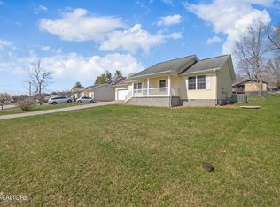 108 Deerfield Rd, Crossville, TN 38555