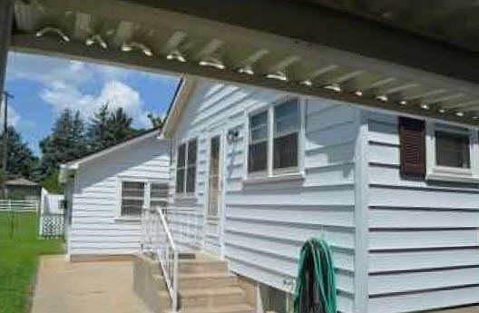 3rd image of 239 N Elkhart Ave