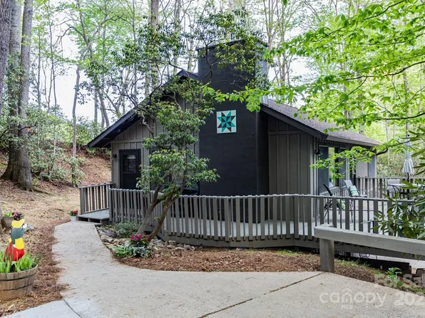76 Creekside Dr, Maggie Valley, NC 28751