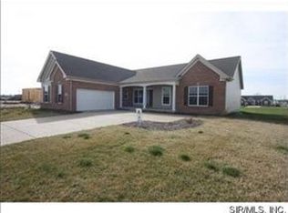 717 Rogue River Dr, Belleville, IL 62221