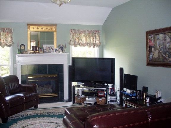 3rd image of 4513 Greenfield Dr