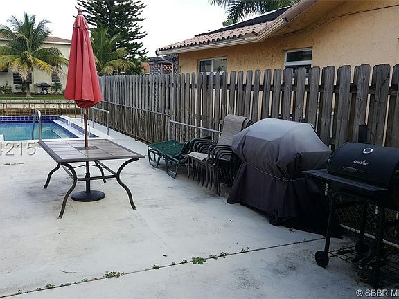 3rd image of 1401 NE 57th Pl APT 12