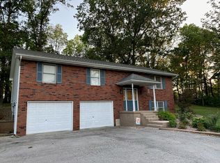 4822 Hilltop Dr, Washington, MO 63090