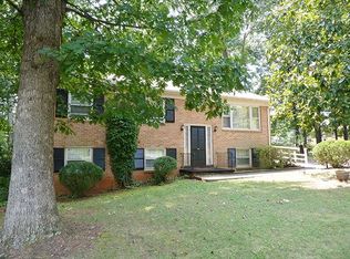100 Wakefield Ct, Charlottesville, VA 22901