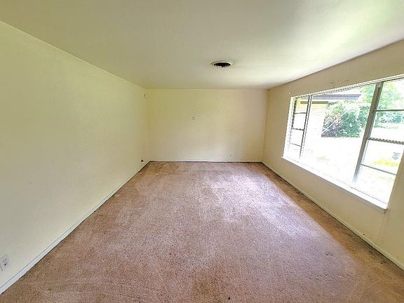 4th image of 419 Lee Ave