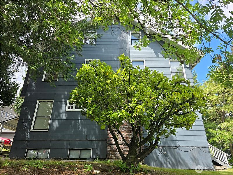 2nd image of 5201 19th Avenue NE