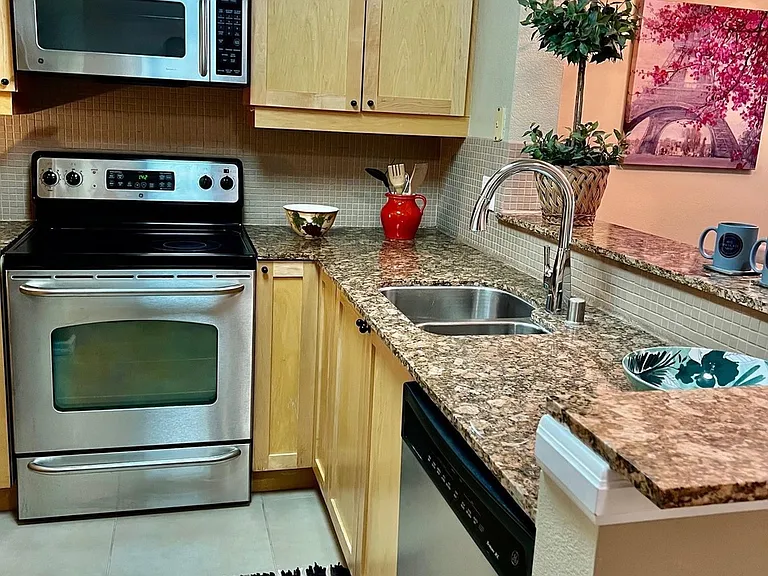 8889 Caminito Plaza Centro #7229 — Photo 45