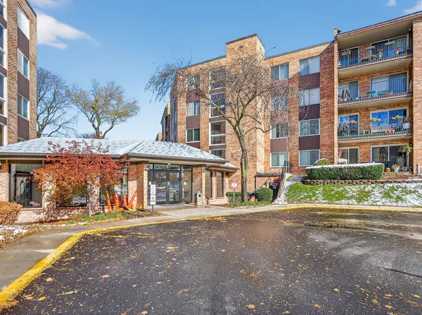 500 W Huntington Commons Rd APT 253, Mount Prospect, IL 60056