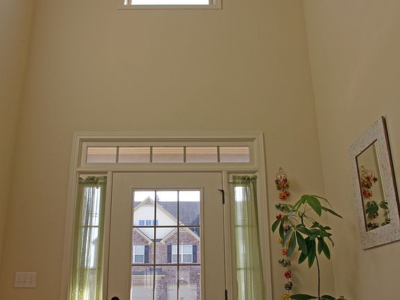 2-Story Foyer Entrance