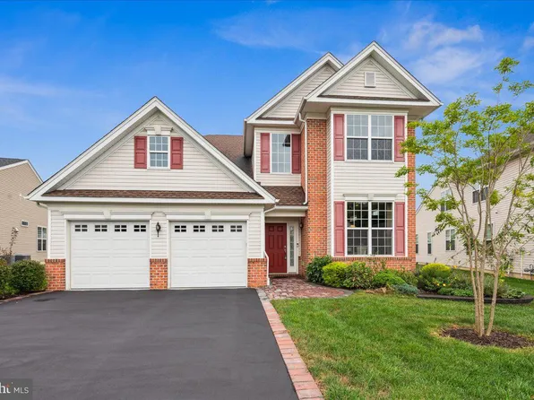 15 Dunwell Dr, Kendall Park, NJ 08824