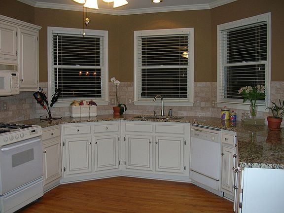 Granite and marble kitchen!