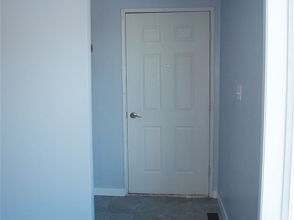 3rd image of 185 Porter Ave