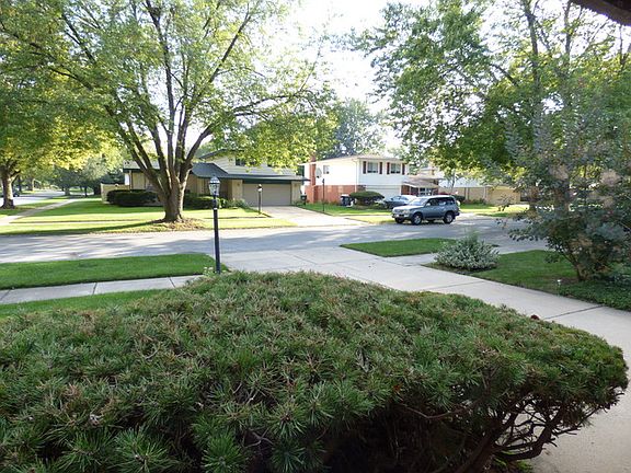 5th image of 701 W Palm Dr