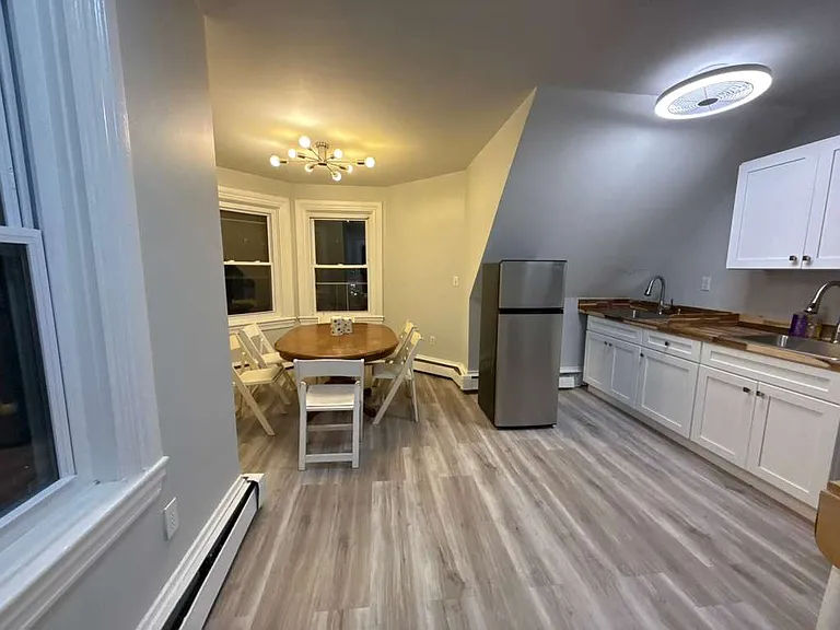 362 Hope St #3 — Photo 8