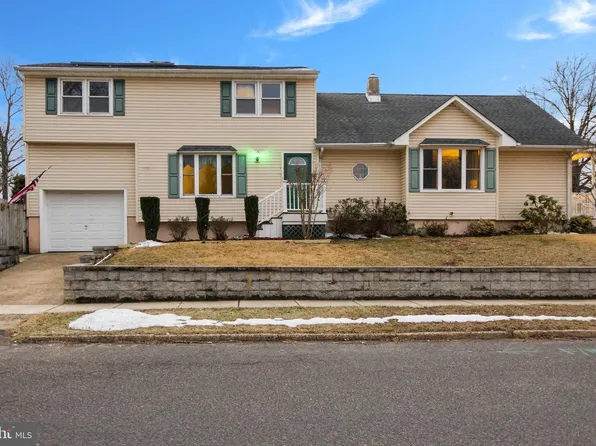 400 Reading Ave, Barrington, NJ 08007