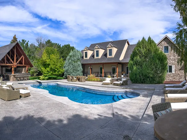 801 Deer Valley Dr, Sidney, NE 69162