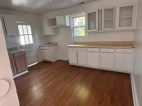 2nd image of 1400 Kingston Rd