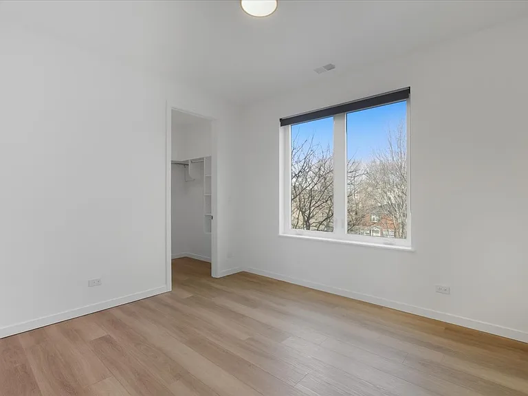 204 S Leavitt St #402 — Photo 13
