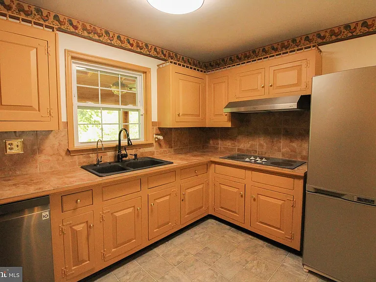 11 Hickory Ln — Photo 17