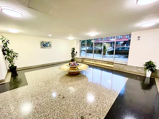 Rented by Safdie Realty Group | media 14