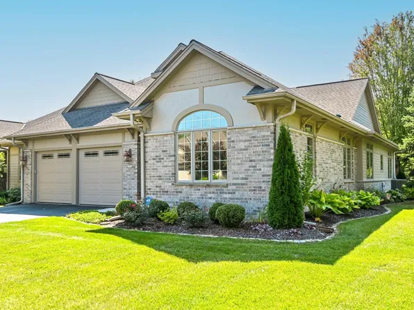 7575 West Heron Pond DRIVE, Mequon, WI 53092