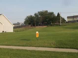 603 Thunderbird Dr, Marshalltown, IA 50158