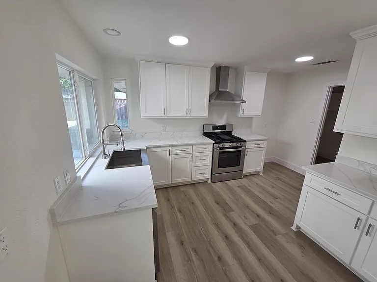 1130 Pyramid Dr — Photo 5