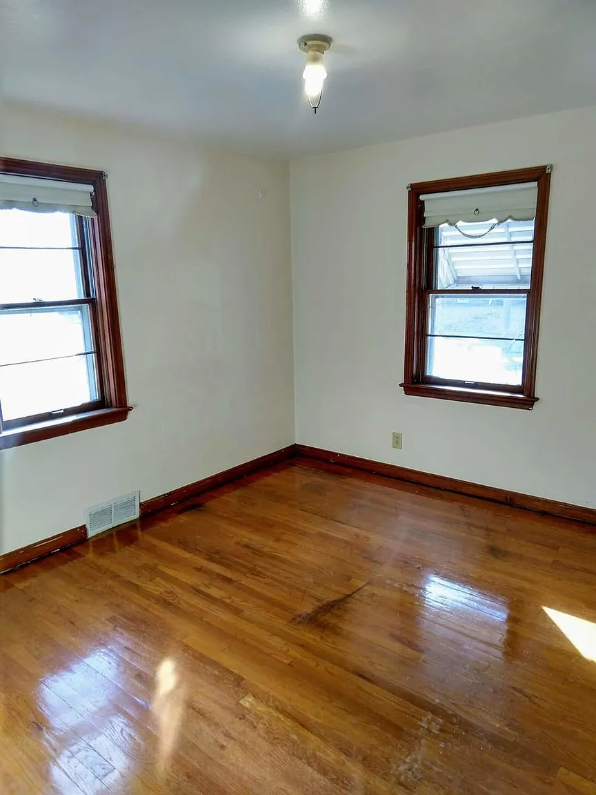 1176 Ursula Ave photo 1