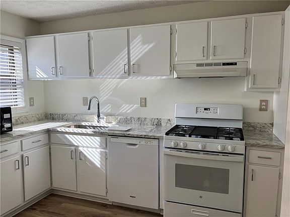 5th image of 603 Park Ridge Cir