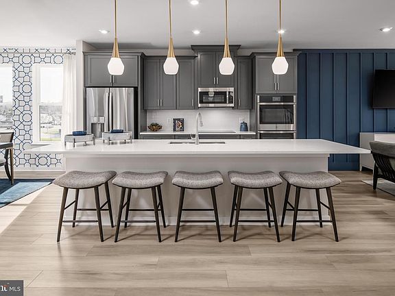 3rd image of 2167 Glacier Rd